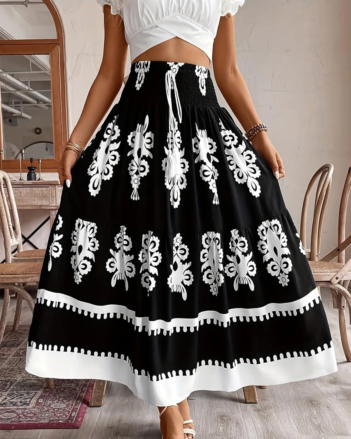 utcoco Women's 2025 Summer Beach Floral Print Maxi Skirts Elastic High Waist A Line Pleated Boho Flowy Long Skirt