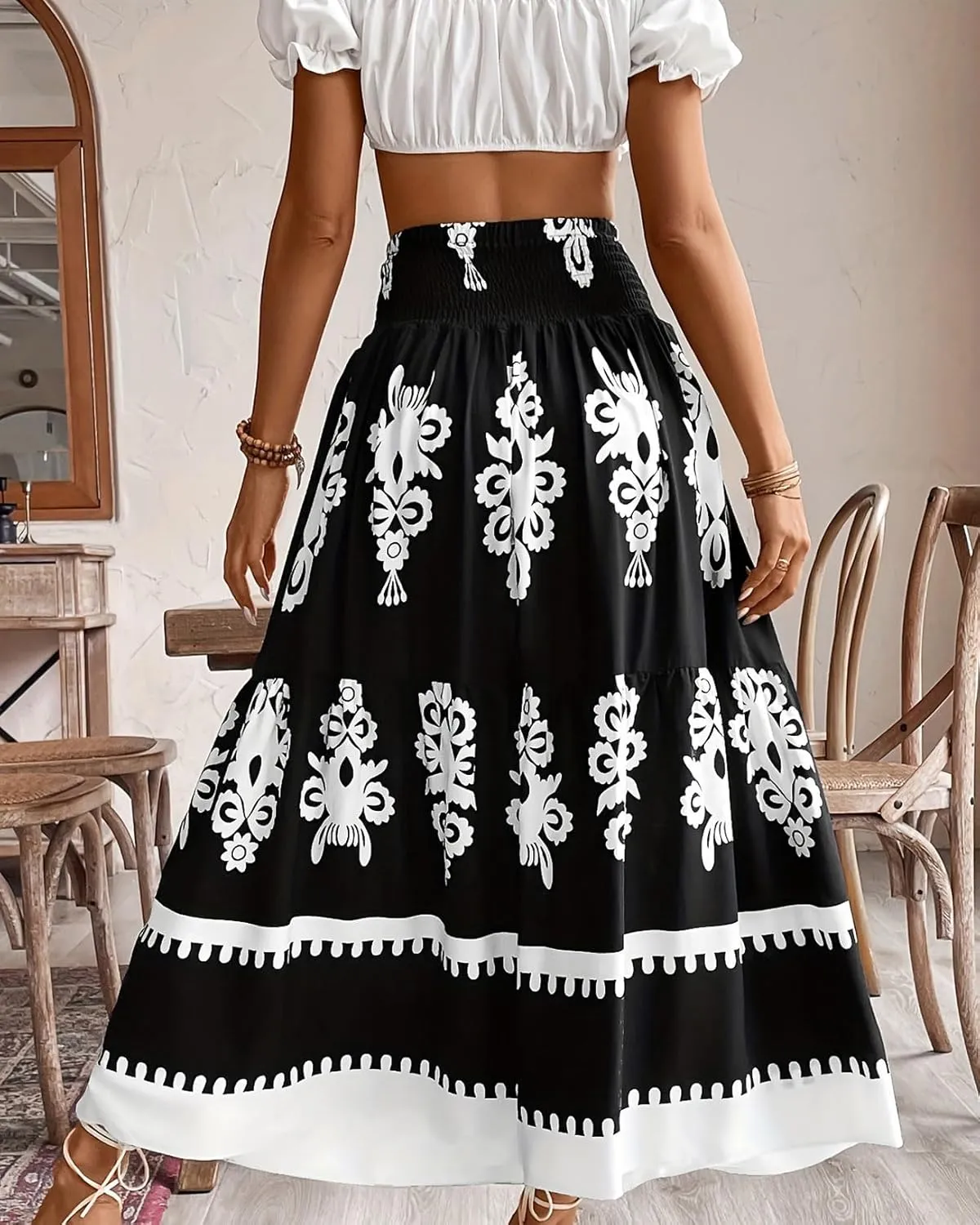 utcoco Women's 2025 Summer Beach Floral Print Maxi Skirts Elastic High Waist A Line Pleated Boho Flowy Long Skirt