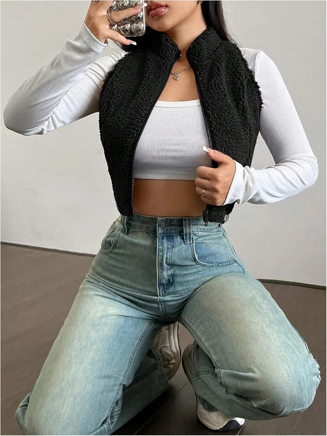 Verdusa Women's Fuzzy Fleece Zip Up Crop Vest Sleeveless Jacket