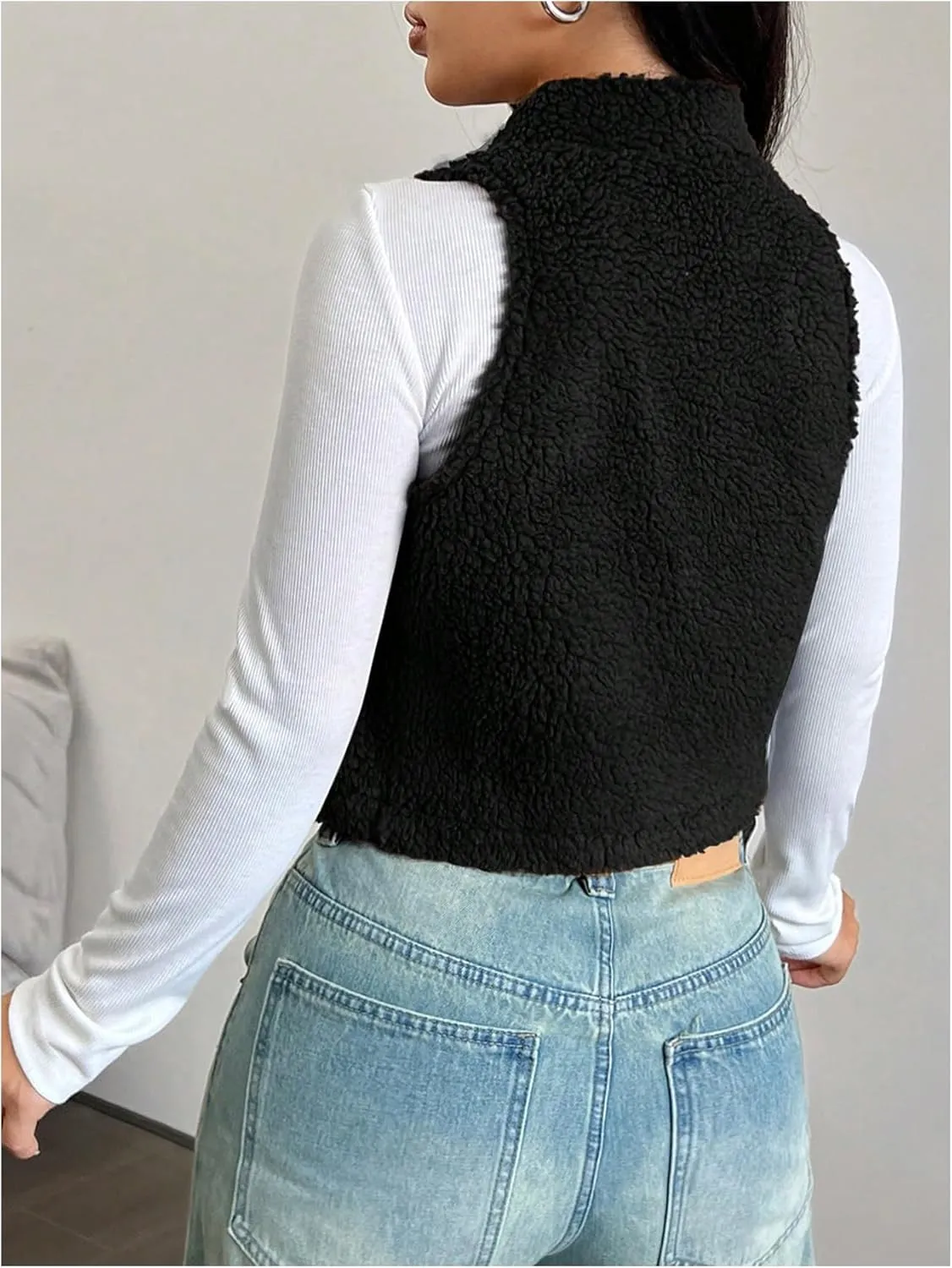 Verdusa Women's Fuzzy Fleece Zip Up Crop Vest Sleeveless Jacket